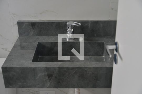 Banheiro da Suíte de casa para alugar com 3 quartos, 130m² em Paraíso, Santo André