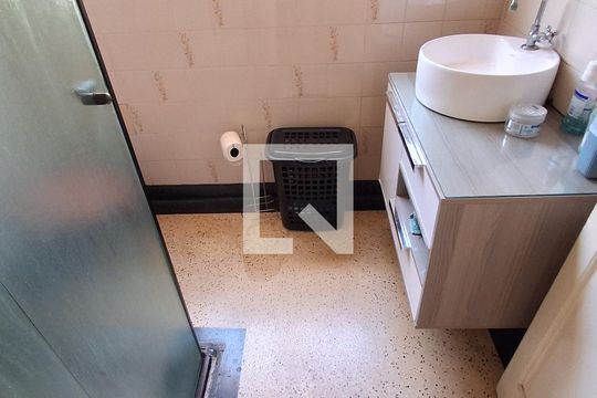 Banheiro Social de casa à venda com 2 quartos, 400m² em Barcelona, São Caetano do Sul