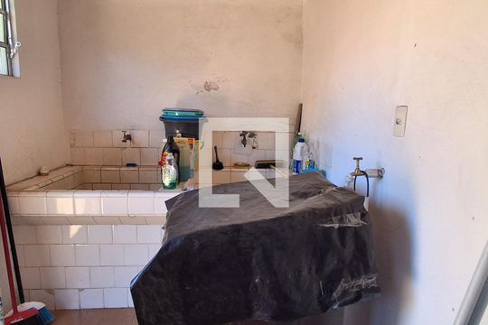 Área de Serviço de casa à venda com 2 quartos, 400m² em Barcelona, São Caetano do Sul