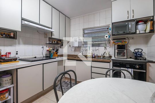 Casa 1 - Cozinha de casa à venda com 6 quartos, 230m² em Vila Madalena, São Paulo