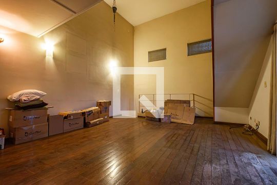 Casa 2 - Sala de casa à venda com 6 quartos, 230m² em Vila Madalena, São Paulo