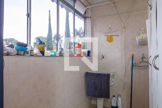 Casa 2 - Lavanderia de casa à venda com 6 quartos, 230m² em Vila Madalena, São Paulo