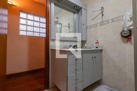 Casa 2 - Banheiro de casa à venda com 6 quartos, 230m² em Vila Madalena, São Paulo
