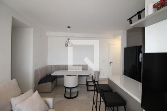 Sala / Cozinha de apartamento à venda com 2 quartos, 64m² em Parada Inglesa, São Paulo