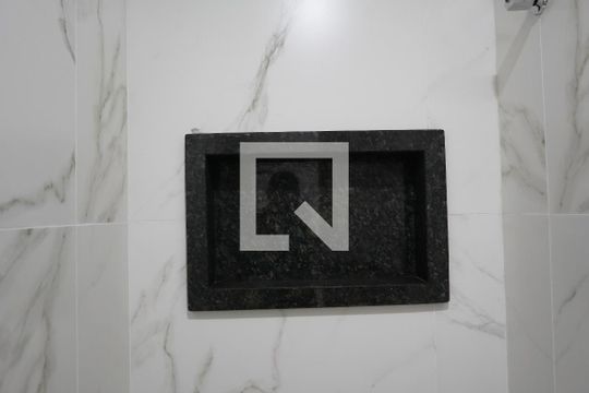 Banheiro de apartamento à venda com 1 quarto, 27m² em Vila Invernada, São Paulo