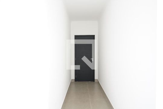 Corredor de apartamento à venda com 2 quartos, 48m² em Vila Invernada, São Paulo
