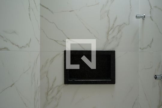 Banheiro de apartamento à venda com 2 quartos, 48m² em Vila Invernada, São Paulo