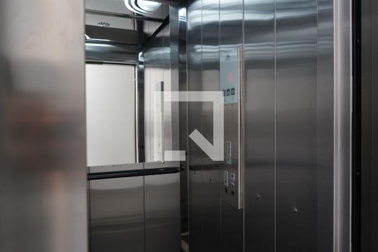 Elevador de apartamento à venda com 2 quartos, 48m² em Vila Invernada, São Paulo