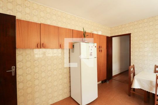 Cozinha de casa à venda com 3 quartos, 181m² em Vila Mangalot, São Paulo