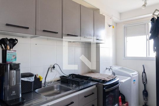 Sala e Cozinha de apartamento à venda com 2 quartos, 41m² em Vila Penteado, São Paulo