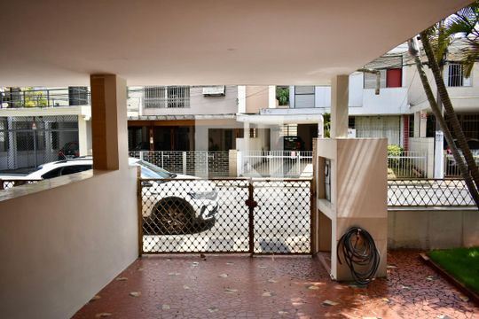 Garagem de casa à venda com 3 quartos, 120m² em Mirandópolis, São Paulo