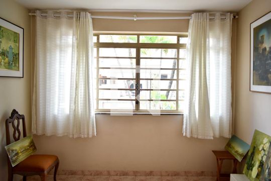 Sala de casa à venda com 3 quartos, 120m² em Mirandópolis, São Paulo