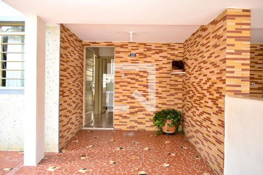 Entrada de casa à venda com 3 quartos, 120m² em Mirandópolis, São Paulo