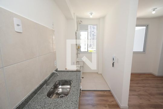 Cozinha de apartamento para alugar com 2 quartos, 40m² em Socorro, São Paulo