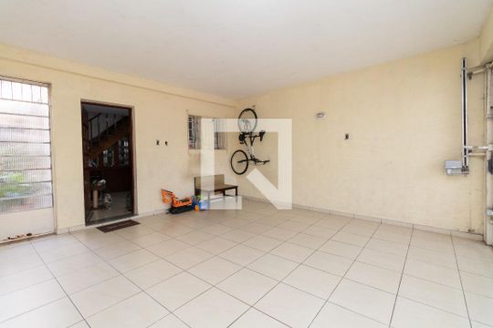 Garagem de casa à venda com 3 quartos, 134m² em Penha de França, São Paulo