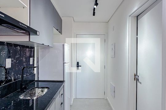 Cozinha de kitnet/studio para alugar com 1 quarto, 25m² em Vila Regente Feijó, São Paulo