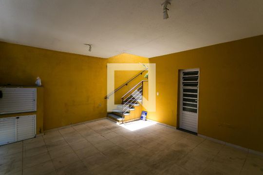 Garagem de casa para alugar com 3 quartos, 145m² em Jardim Lar Sao Paulo, São Paulo