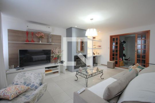Casa à venda com 4 quartos, 316m² em Renascença, Belo Horizonte