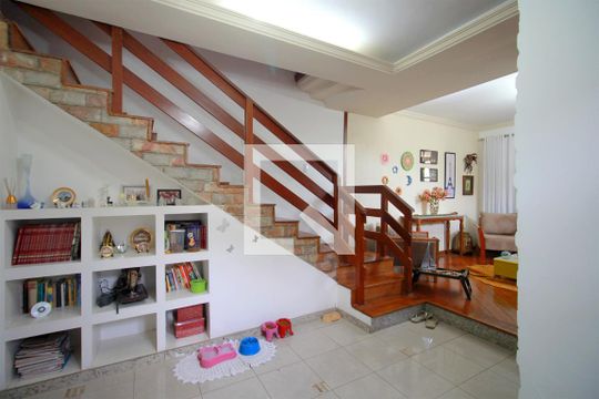 Sala de casa à venda com 4 quartos, 316m² em Renascença, Belo Horizonte