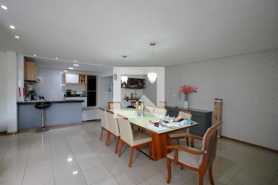 Sala de casa à venda com 4 quartos, 316m² em Renascença, Belo Horizonte