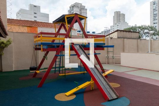 Condomínio - Playground  de apartamento para alugar com 2 quartos, 67m² em Tatuapé, São Paulo