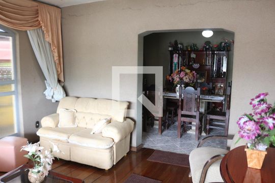 Sala de casa à venda com 3 quartos, 360m² em Califórnia, Belo Horizonte