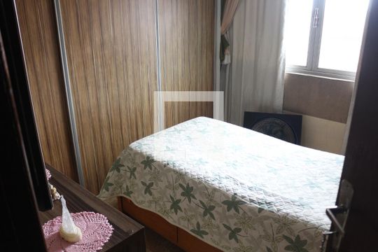 Quarto 2 de casa à venda com 3 quartos, 360m² em Califórnia, Belo Horizonte
