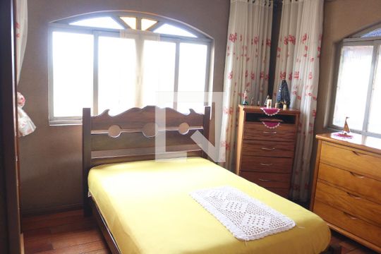 Quarto 1 de casa à venda com 3 quartos, 360m² em Califórnia, Belo Horizonte