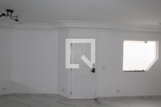 Sala de casa de condomínio para alugar com 3 quartos, 200m² em Vila Mariza Mazzei, São Paulo