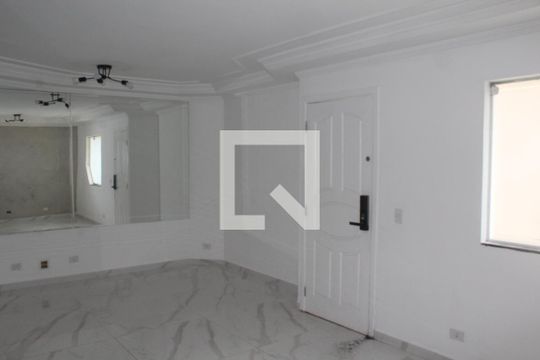 Sala de casa de condomínio para alugar com 3 quartos, 200m² em Vila Mariza Mazzei, São Paulo