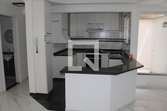 Cozinha de casa de condomínio para alugar com 3 quartos, 200m² em Vila Mariza Mazzei, São Paulo