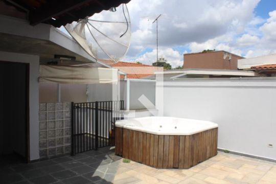 Cobertura de casa de condomínio para alugar com 3 quartos, 200m² em Vila Mariza Mazzei, São Paulo