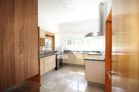 Casa de Condomínio para alugar com 4 quartos, 650m² em Super Quadra Morumbi, São Paulo