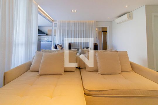 Sala de apartamento à venda com 3 quartos, 175m² em Vila Romana, São Paulo