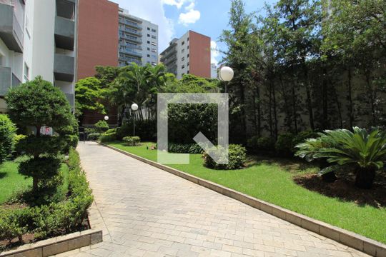 Área Comum - Jardim de apartamento para alugar com 1 quarto, 47m² em Moema, São Paulo