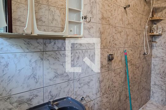 Banheiro da Suíte de casa à venda com 3 quartos, 97m² em Vila Marininha, São Bernardo do Campo