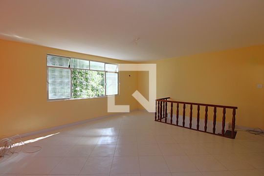 Sala de casa para alugar com 2 quartos, 95m² em Piedade, Rio de Janeiro