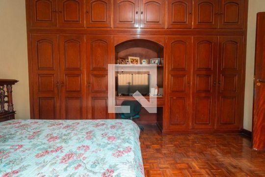 Casa à venda com 5 quartos, 350m² em São Francisco, Niterói