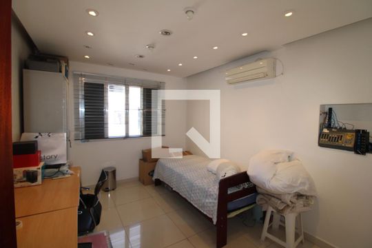 Quarto 3 de casa à venda com 4 quartos, 315m² em Parque Peruche, São Paulo