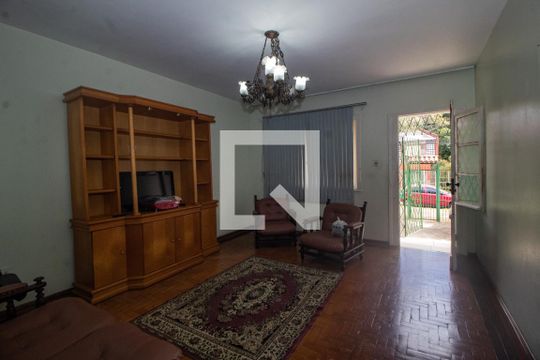 Sala de casa à venda com 4 quartos, 300m² em Teresópolis, Porto Alegre