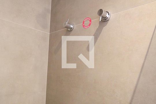 Banheiro  de apartamento à venda com 1 quarto, 58m² em Itaim Bibi, São Paulo