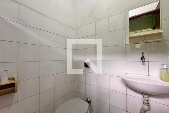 Banheiro de casa à venda com 4 quartos, 205m² em Jardim Santo Alberto, Santo André