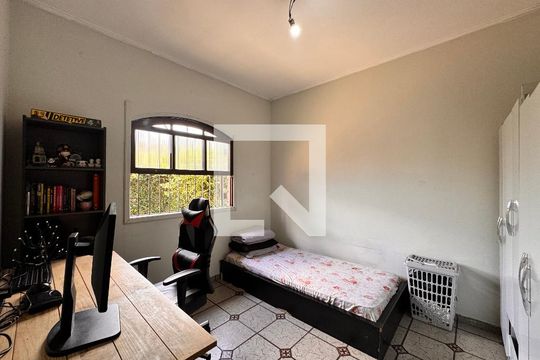Quarto 2 de casa à venda com 4 quartos, 205m² em Jardim Santo Alberto, Santo André
