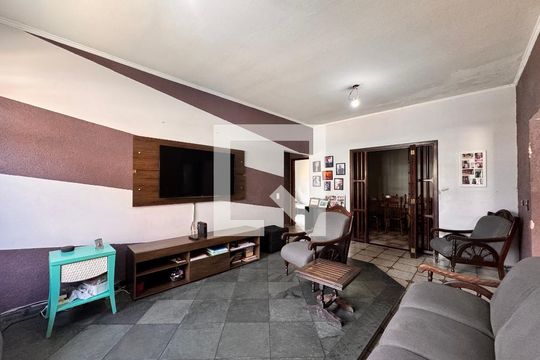 Sala de casa à venda com 4 quartos, 205m² em Jardim Santo Alberto, Santo André
