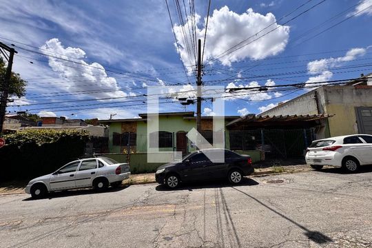 Fachada + plaquinha de casa à venda com 4 quartos, 205m² em Jardim Santo Alberto, Santo André