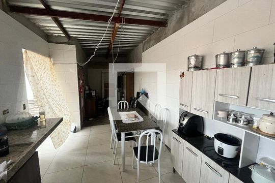 Casa para alugar com 3 quartos, 450m² em Parque Peruche, São Paulo