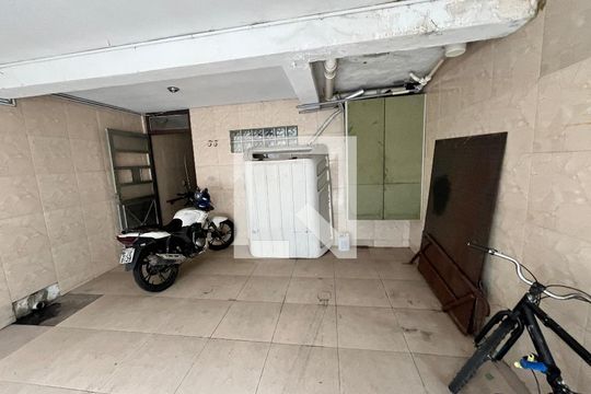 Garagem de casa para alugar com 3 quartos, 450m² em Parque Peruche, São Paulo