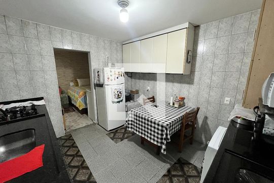 Cozinha de casa para alugar com 3 quartos, 450m² em Parque Peruche, São Paulo