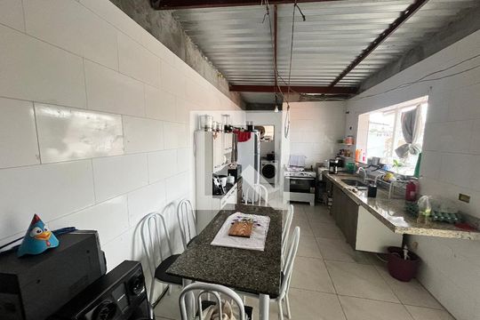 Sala/Cozinha de casa para alugar com 3 quartos, 450m² em Parque Peruche, São Paulo