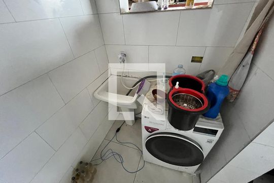 Área de Serviço de casa para alugar com 3 quartos, 450m² em Parque Peruche, São Paulo